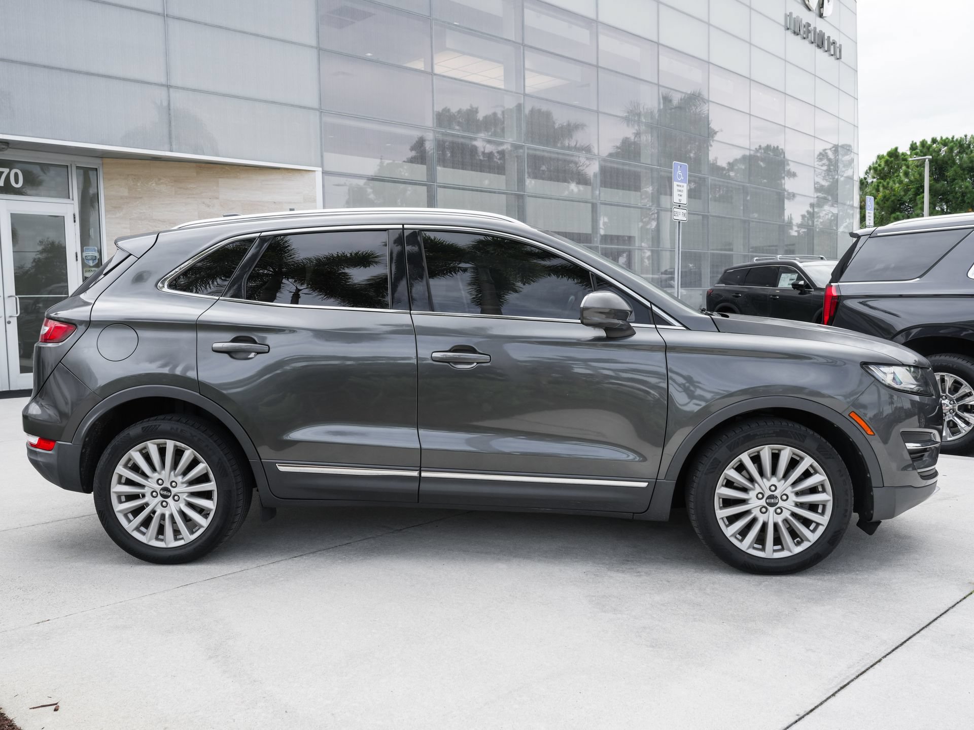Used 2019 Lincoln MKC Premiere FWD image 10