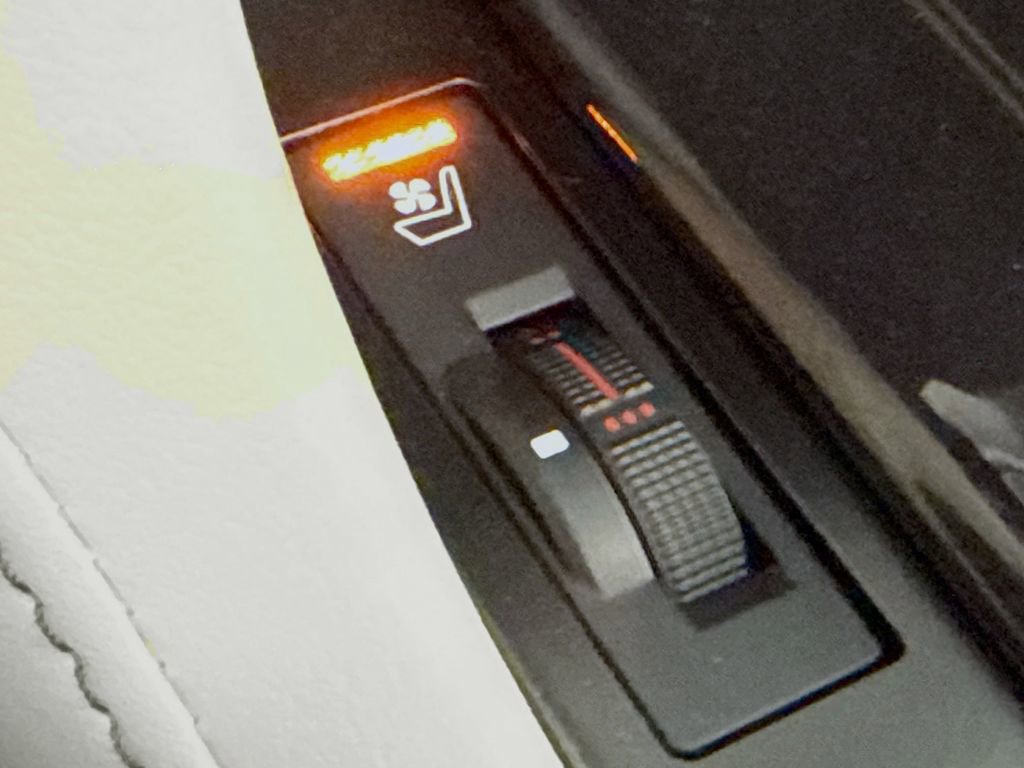 Used 2023 Lexus GX 460 Premium w/ Premium Package image 20