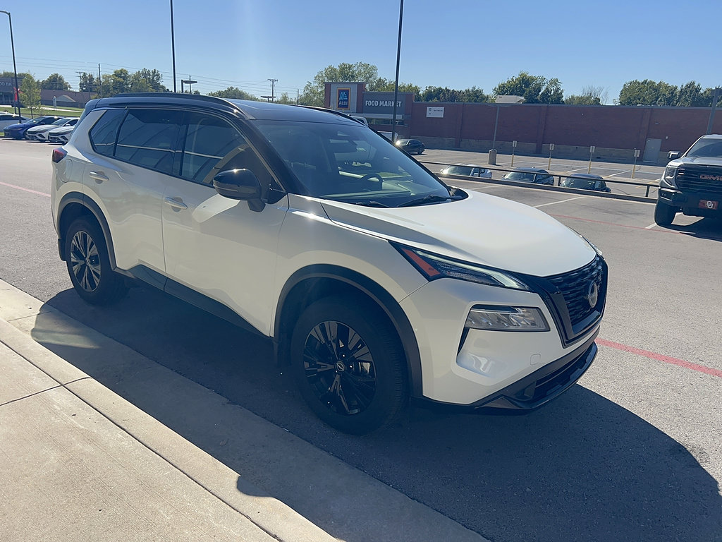 Used 2023 Nissan Rogue SV w/ SV Premium Package FWD image 1