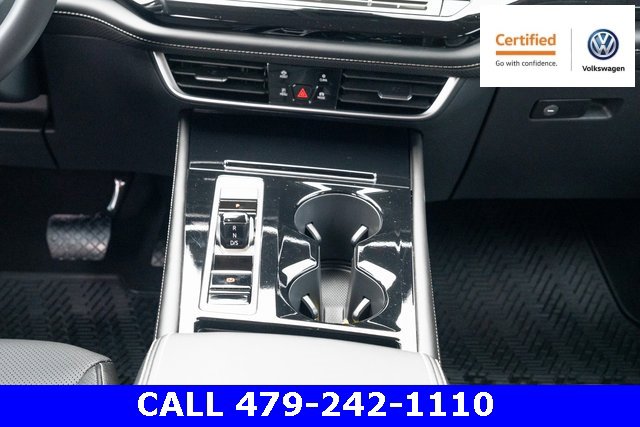 Certified 2024 Volkswagen Atlas SE w/ Black Wheel Package image 33