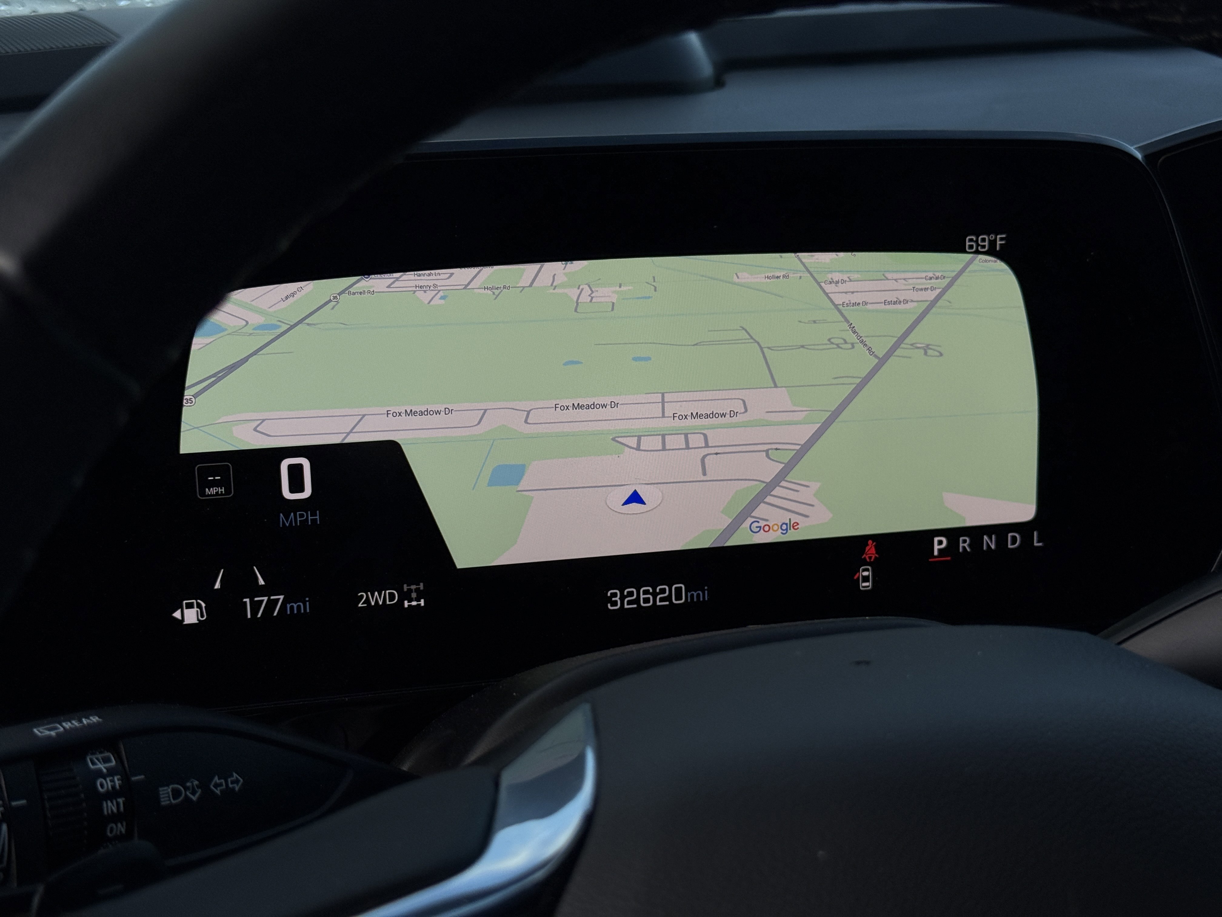 Used 2025 Chevrolet Suburban Z71 image 25