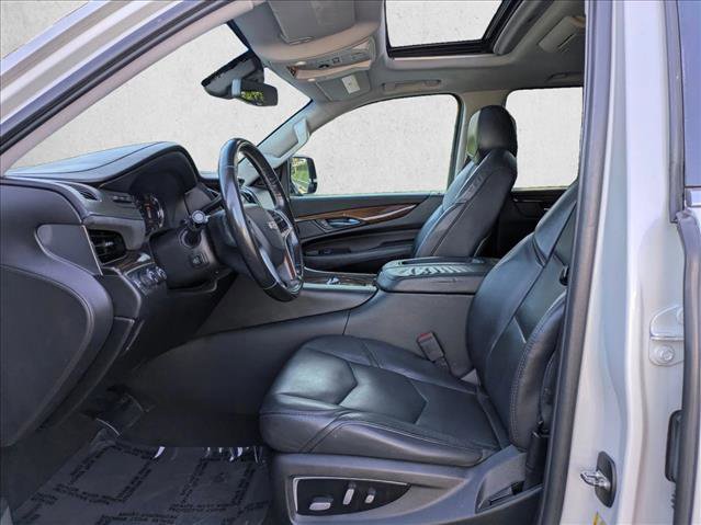 Used 2018 Cadillac Escalade ESV Premium Luxury image 17