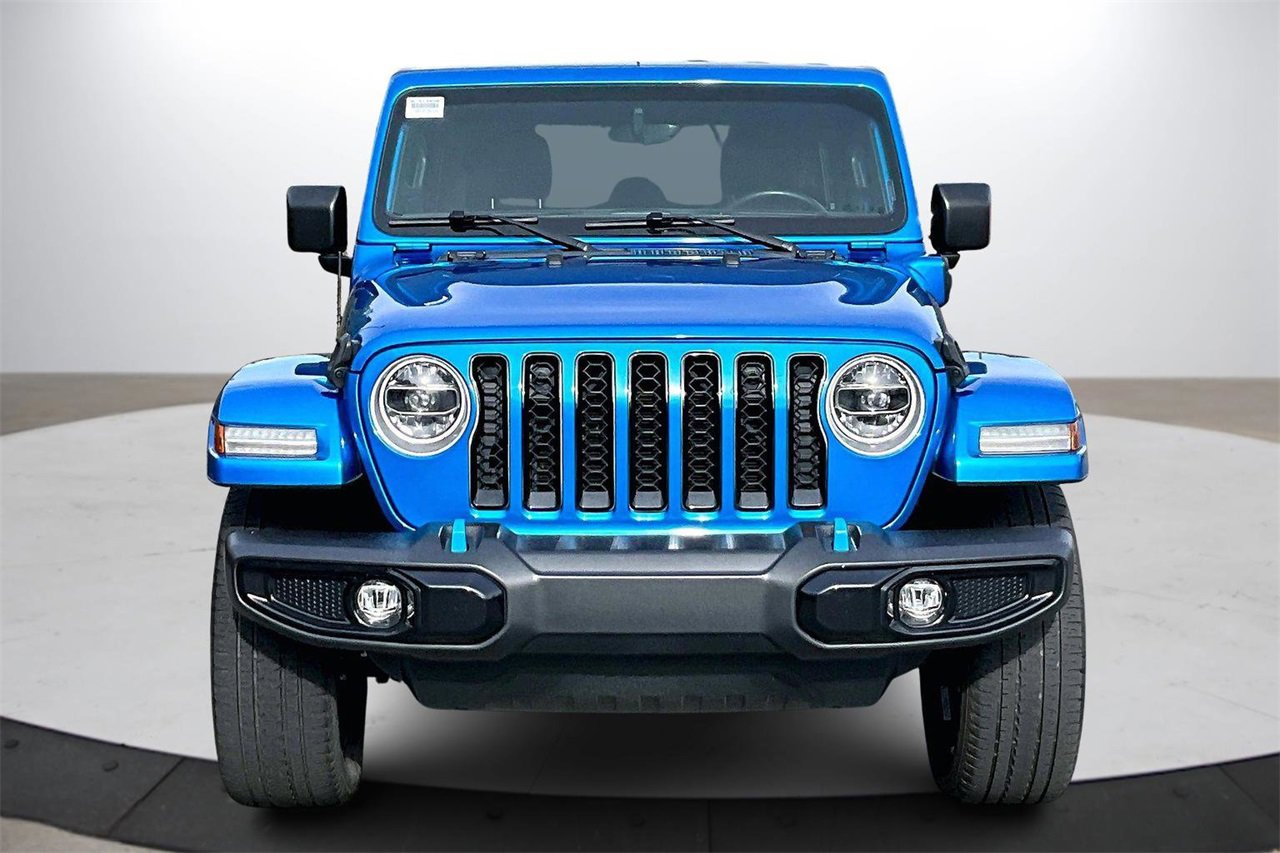 Used 2022 Jeep Wrangler Unlimited Sahara image 3