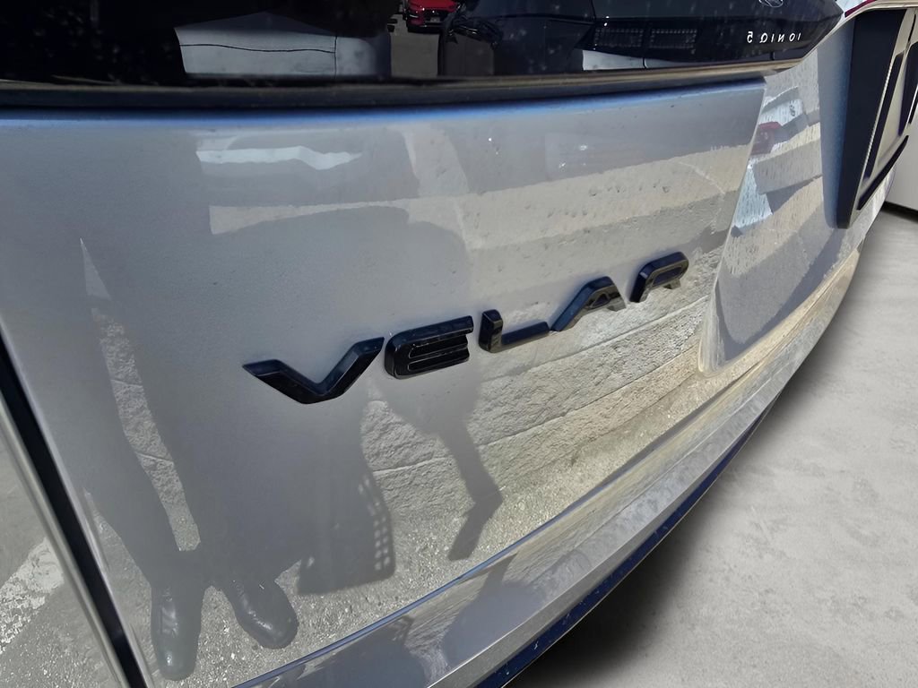 Used 2024 Land Rover Range Rover Velar S AWD/4WD image 16
