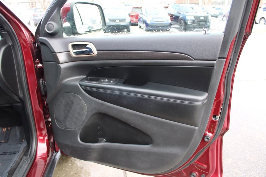 Used 2016 Jeep Grand Cherokee Laredo image 22
