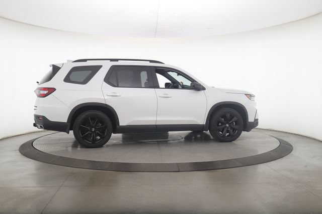 Used 2025 Honda Pilot Black Edition image 6
