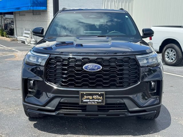 Used 2025 Ford Explorer ST-Line w/ ST-Line Street Pack AWD/4WD image 2