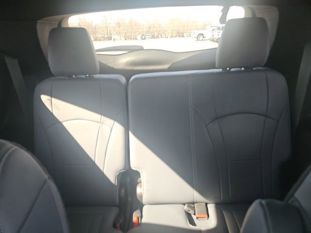 Used 2023 Buick Enclave Essence w/ LPO, Floor Liner Package image 30