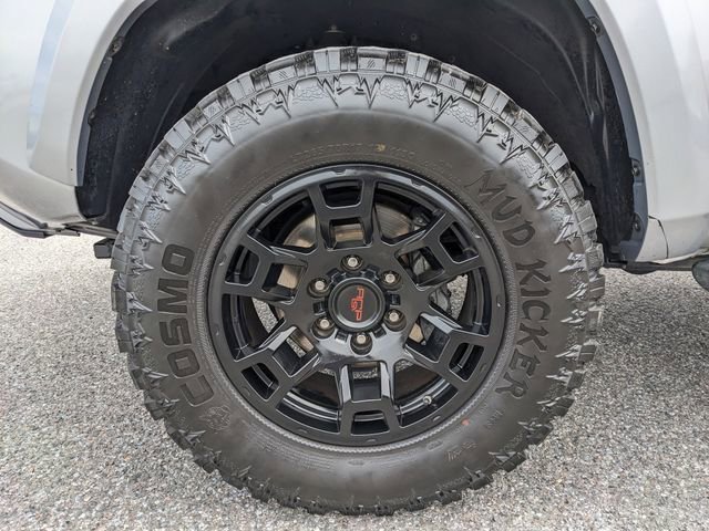 Used 2017 Toyota Tacoma SR5 w/ Tow Package image 10