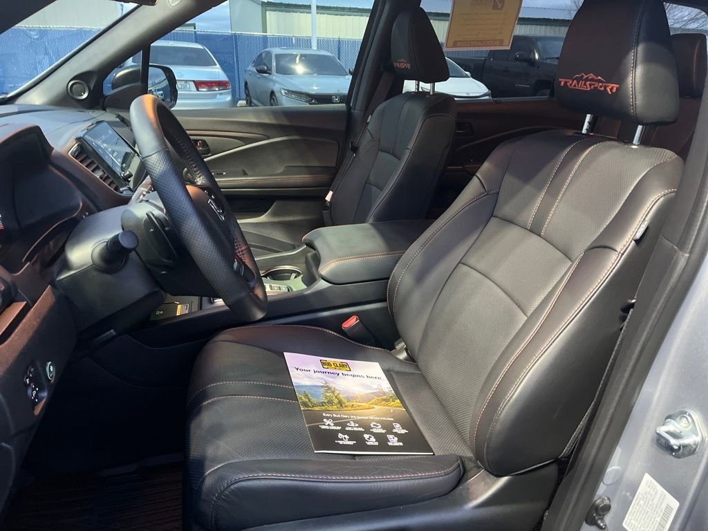 Used 2025 Honda Passport TrailSport image 10