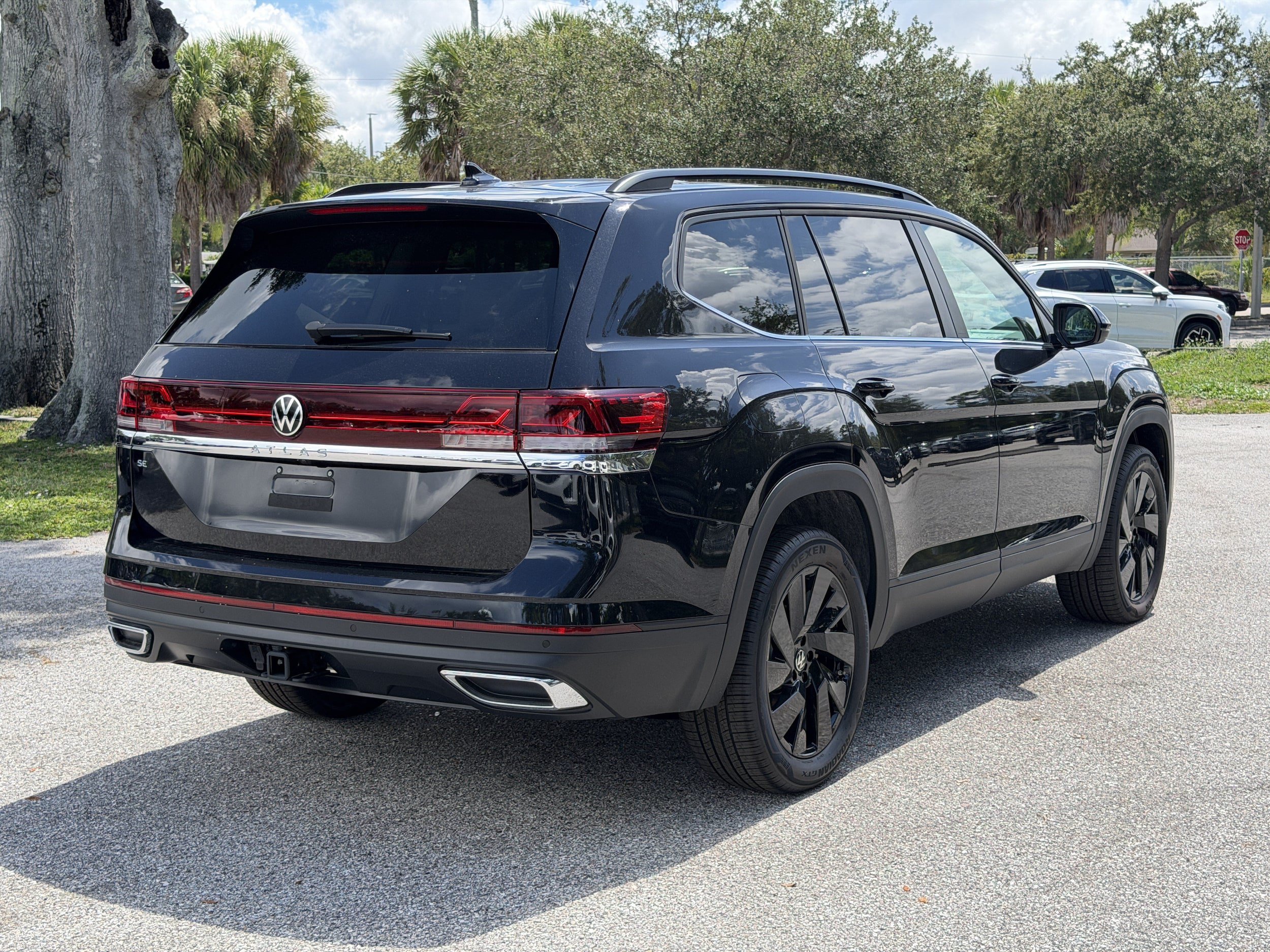 New 2026 Volkswagen Atlas SE FWD image 7