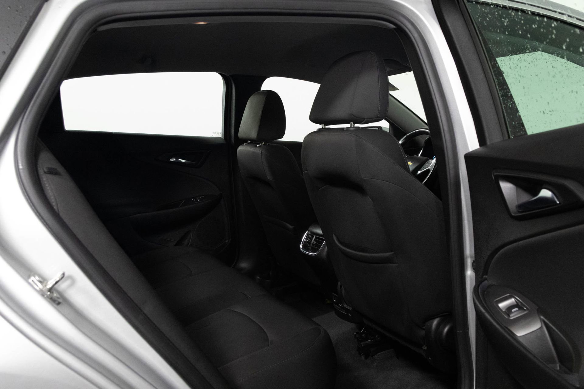 Used 2018 Chevrolet Malibu LT image 37