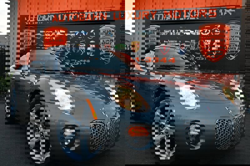 Used 2006 Pontiac Solstice Convertible w/ Premium Package image 1