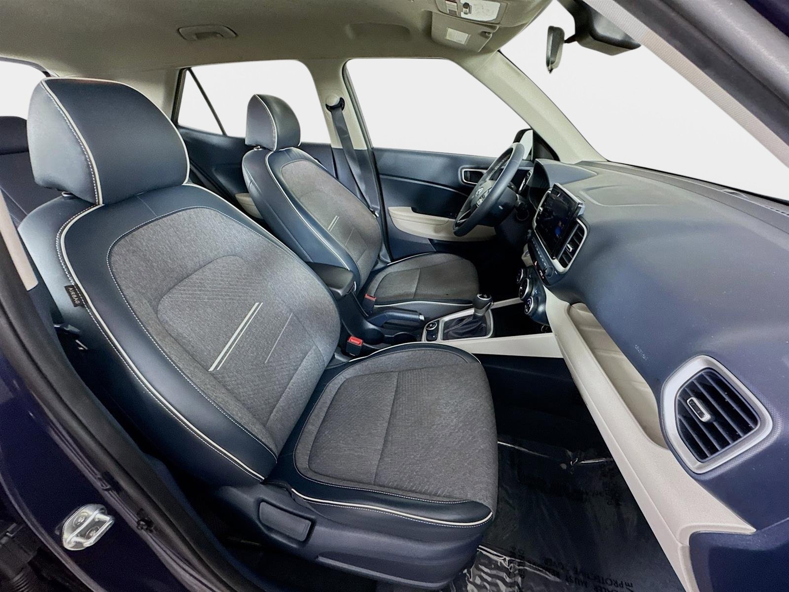 Certified 2023 Hyundai Venue Limited image 26