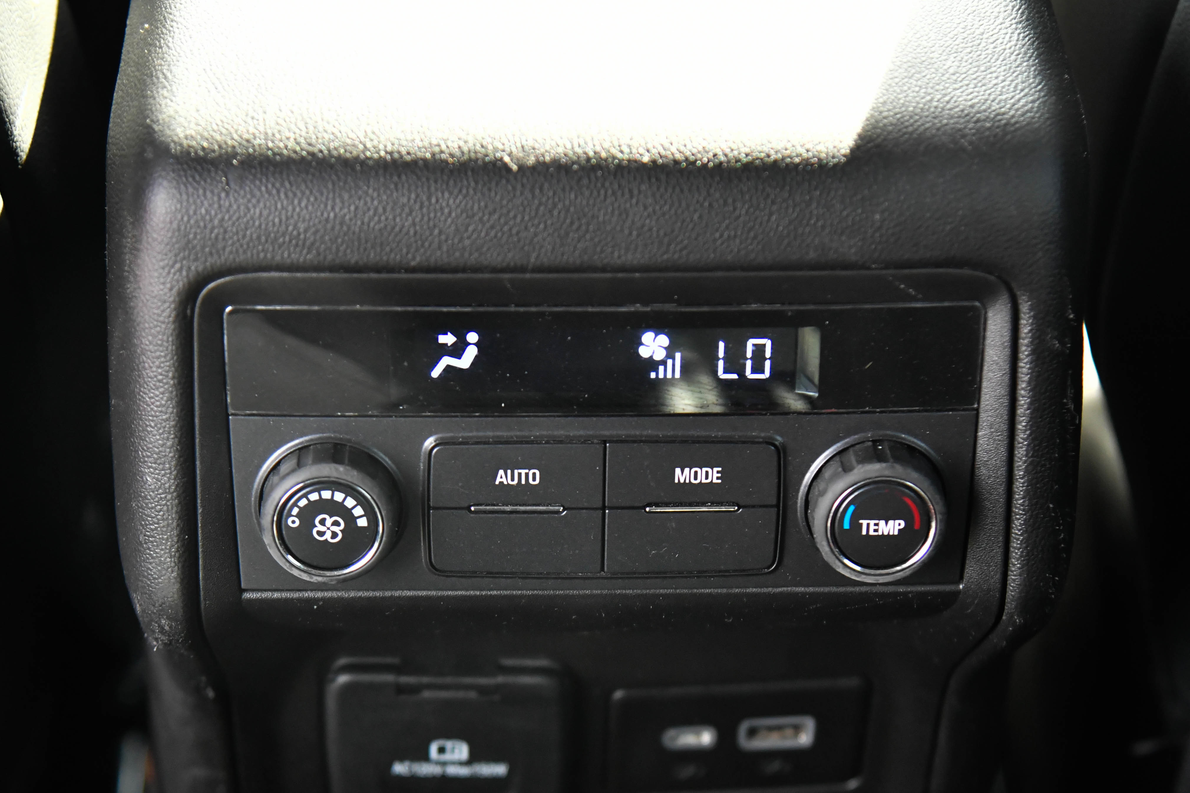 Used 2023 GMC Acadia SLT image 39