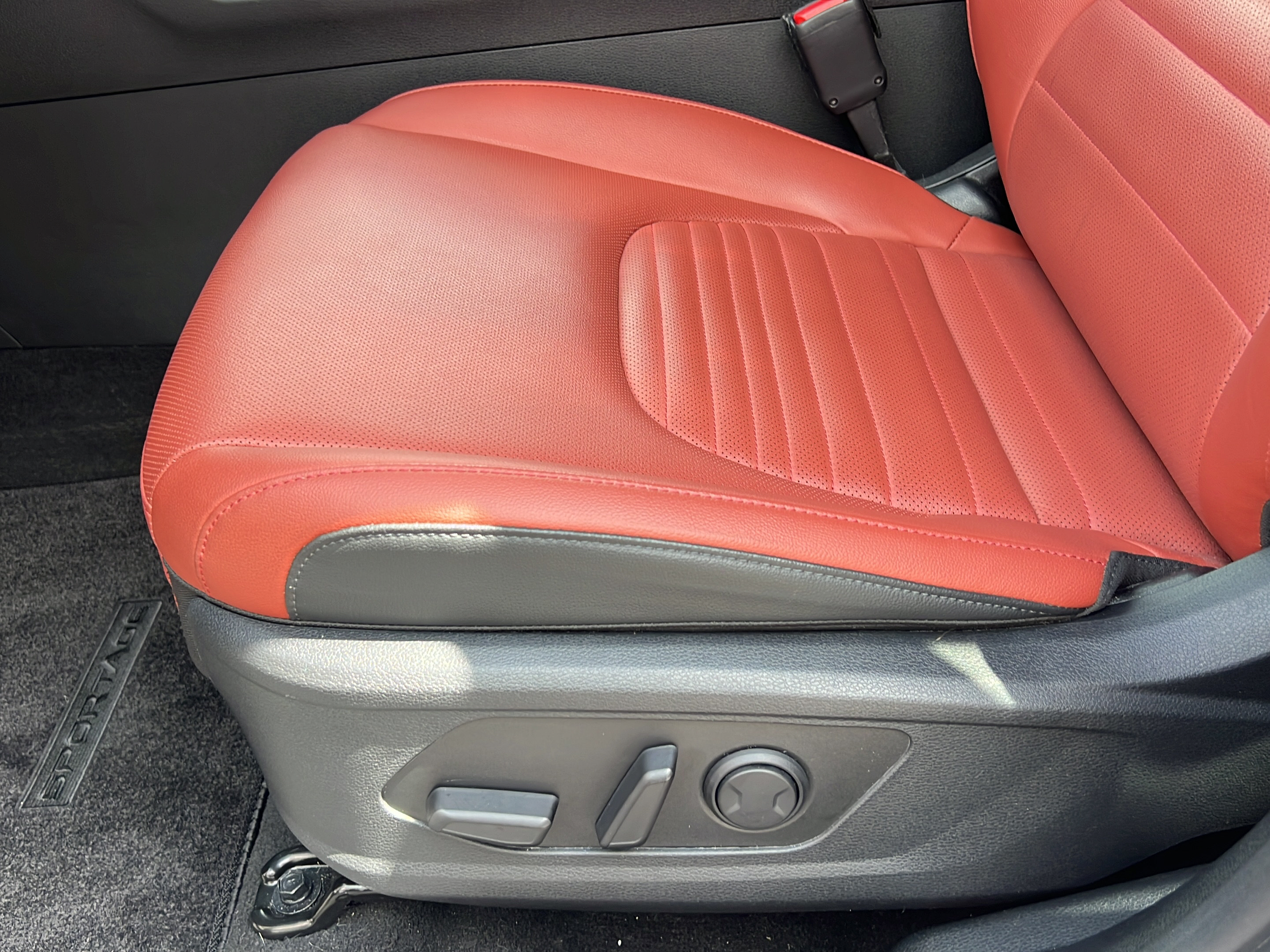 Certified 2023 Kia Sportage SX FWD image 14