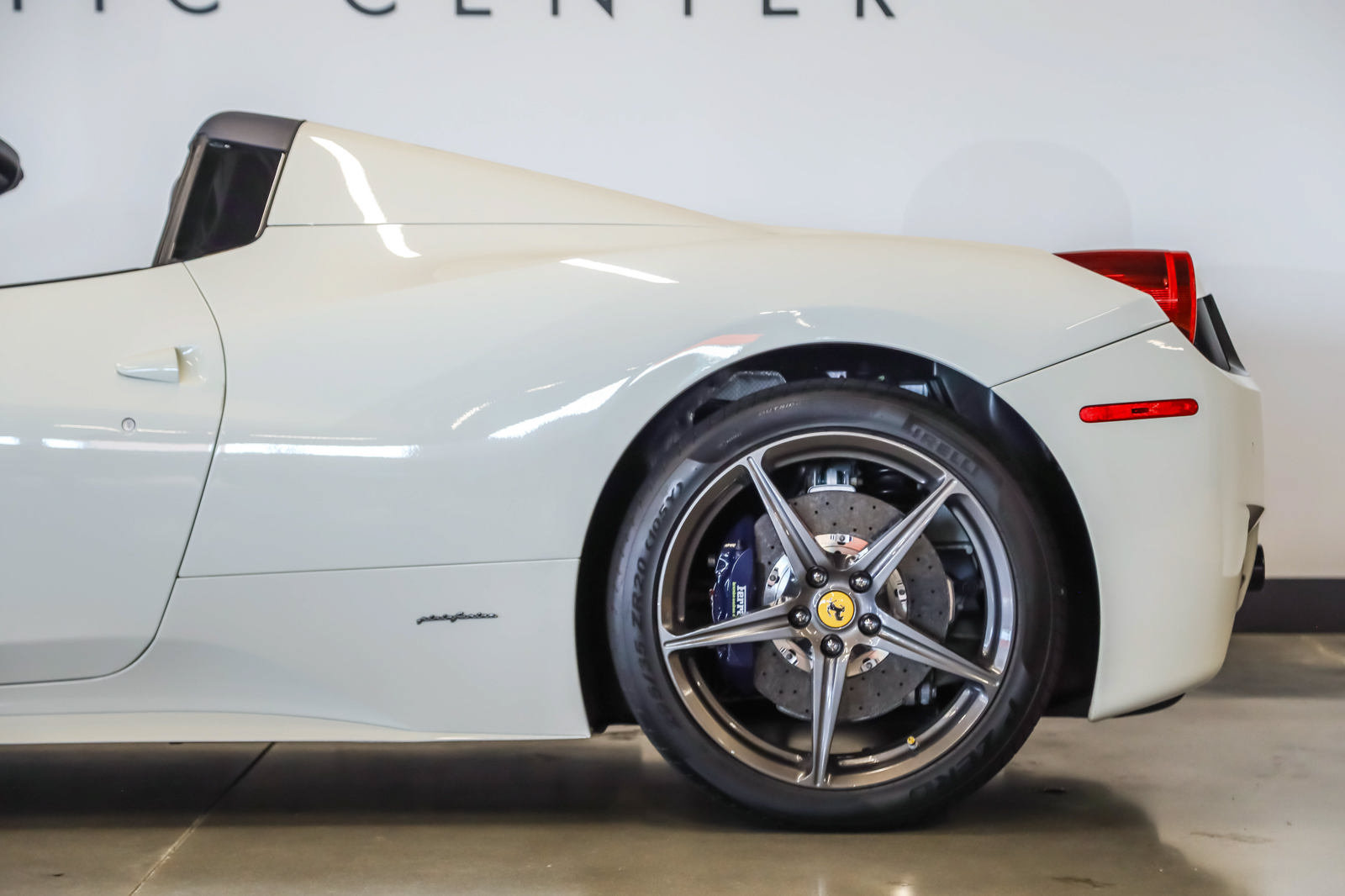 Used 2015 Ferrari 458 Spider RWD image 23