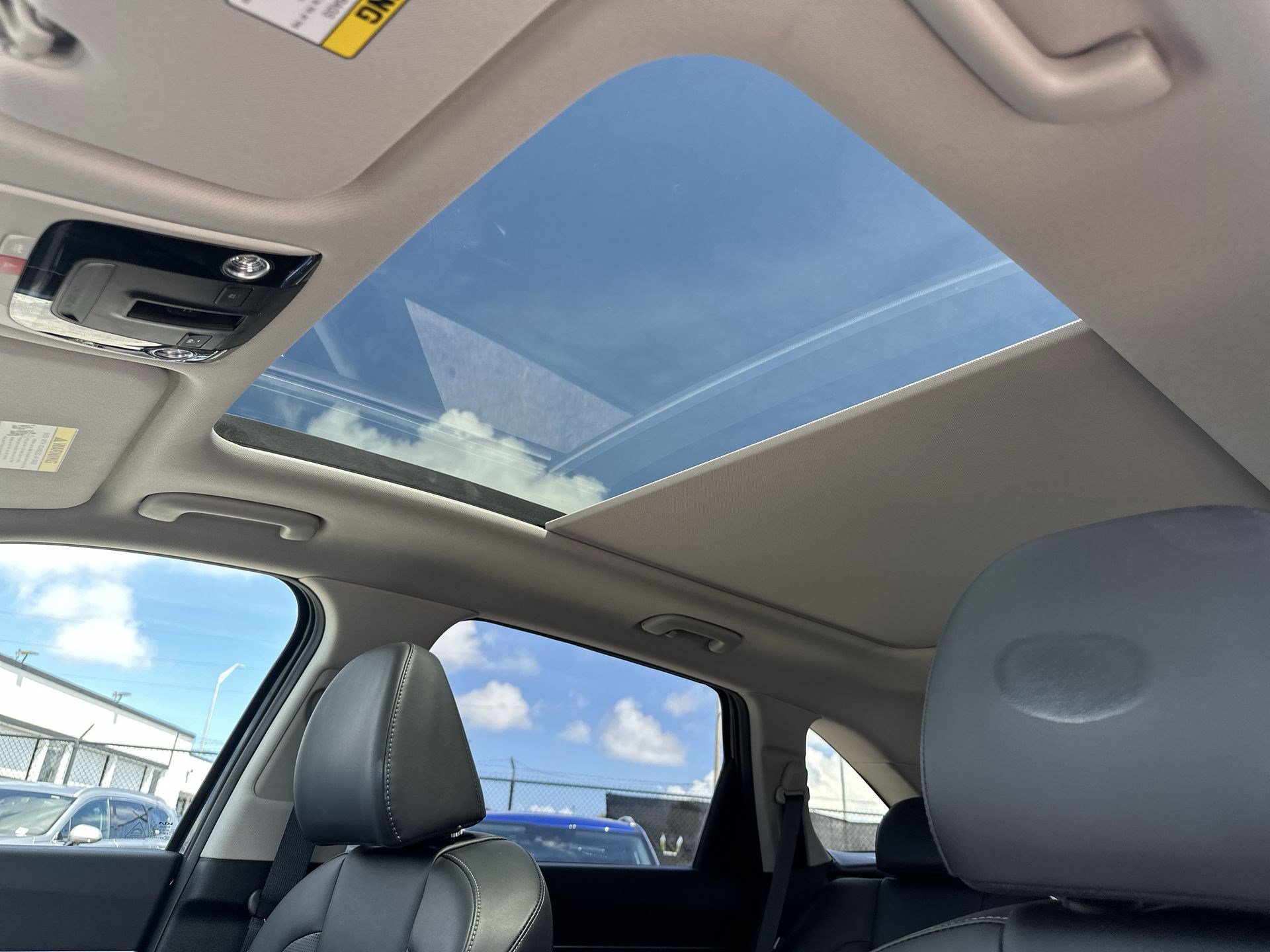 Certified 2025 Kia Sorento SX FWD image 16