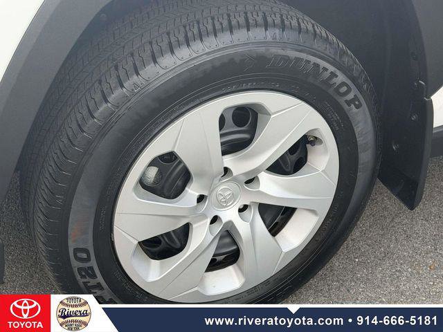 Certified 2025 Toyota RAV4 LE AWD/4WD image 10