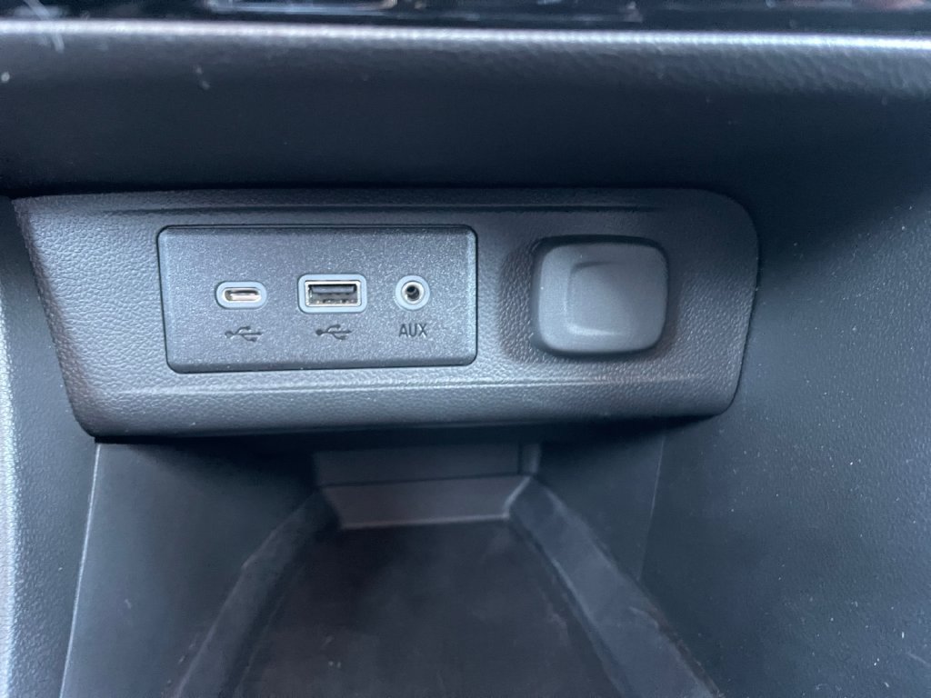 Certified 2023 Buick Encore GX Select w/ Sport Touring Package FWD image 38