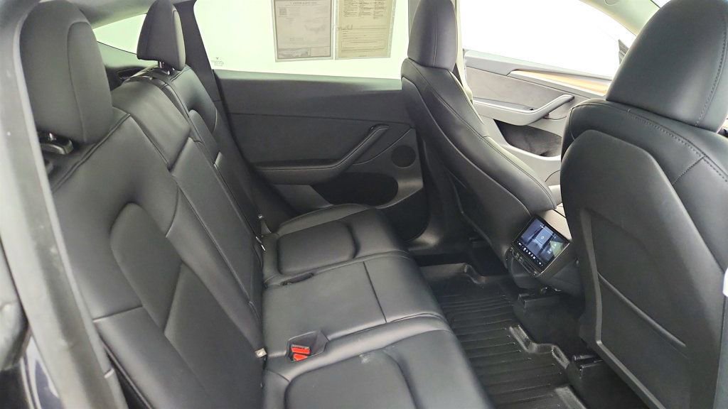 Used 2025 Tesla Model Y Long Range image 26
