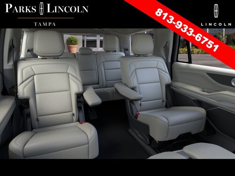 New 2026 Lincoln Navigator Premiere AWD/4WD image 11