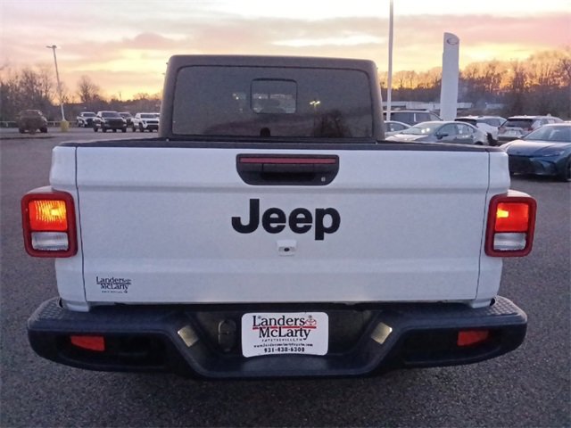 Used 2023 Jeep Gladiator Sport image 4