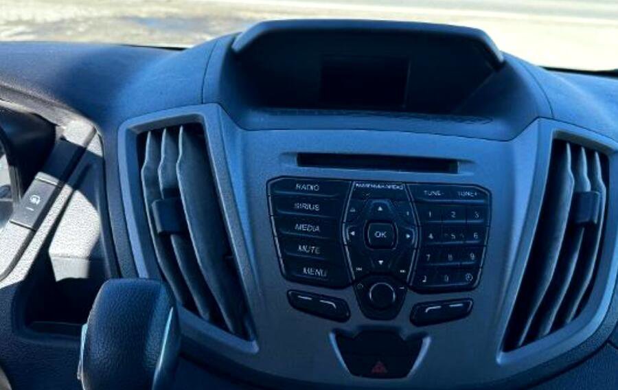 Used 2018 Ford Transit 150 148 Medium Roof image 12