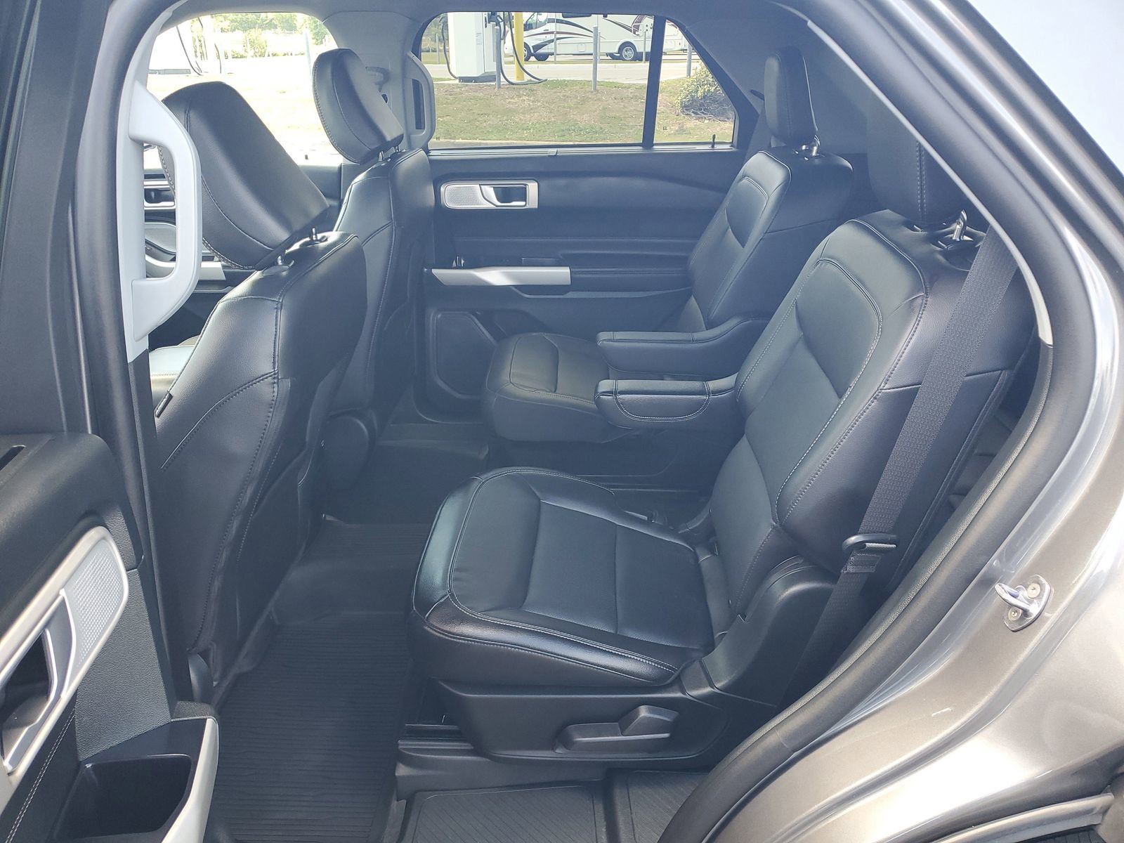 Certified 2023 Ford Explorer Limited w/ Limited Technology Package AWD/4WD image 12