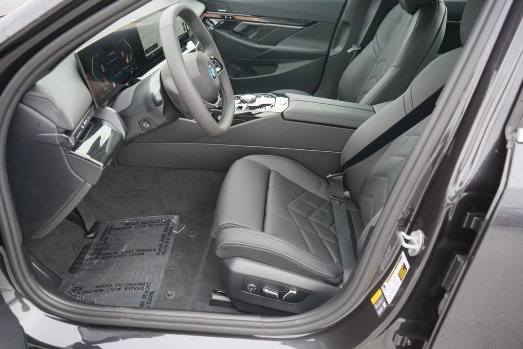 Used 2025 BMW i5 xDrive40 w/ Premium Package image 10