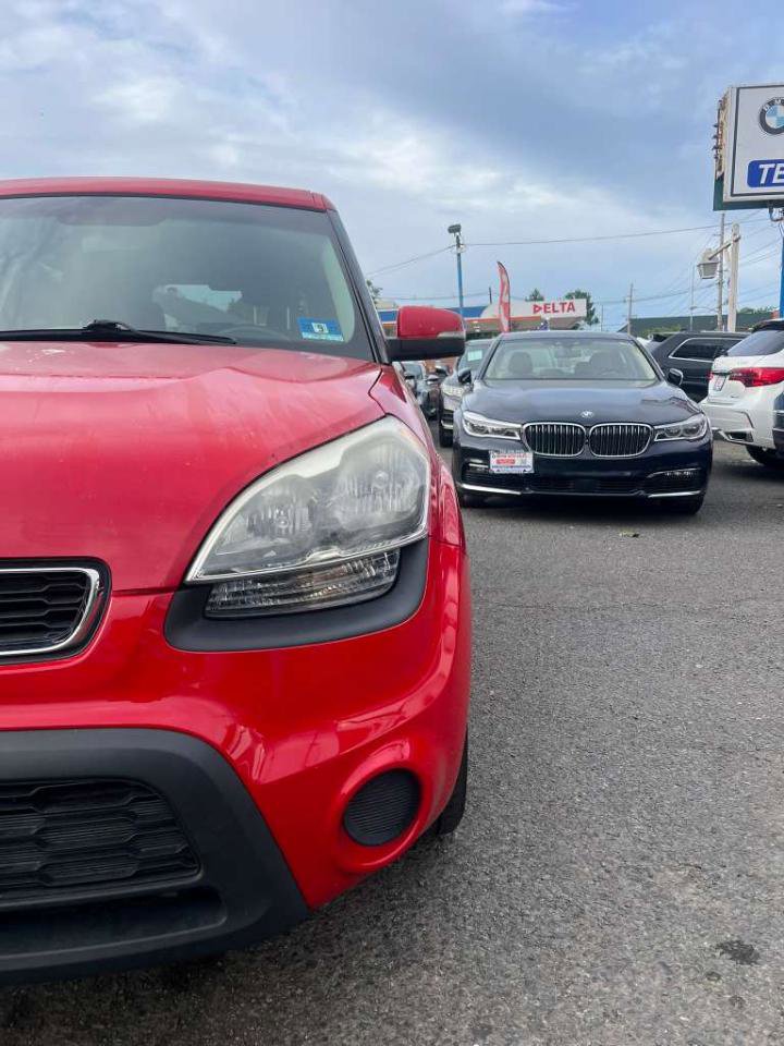 Used 2012 Kia Soul + FWD image 4