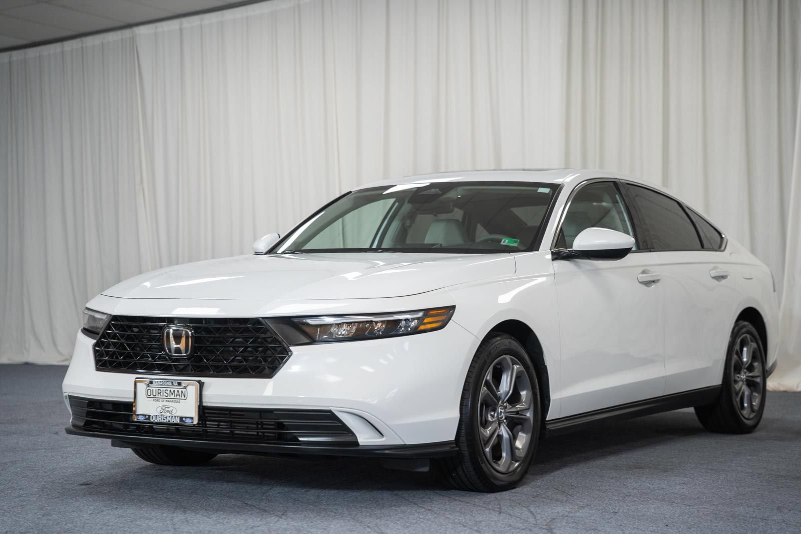 Used 2024 Honda Accord EX image 3