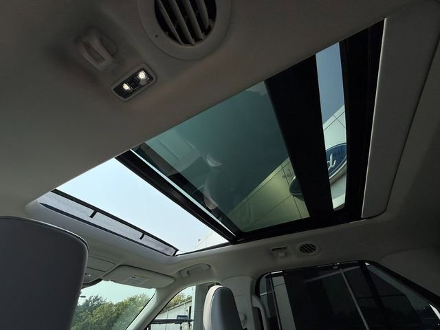 Used 2025 Ford Explorer Platinum w/ Ultimate Package image 18