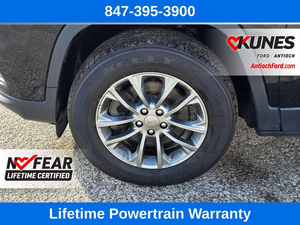 Used 2020 Jeep Cherokee Latitude Plus image 12