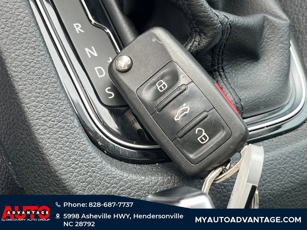 Used 2017 Volkswagen Jetta SEL image 23