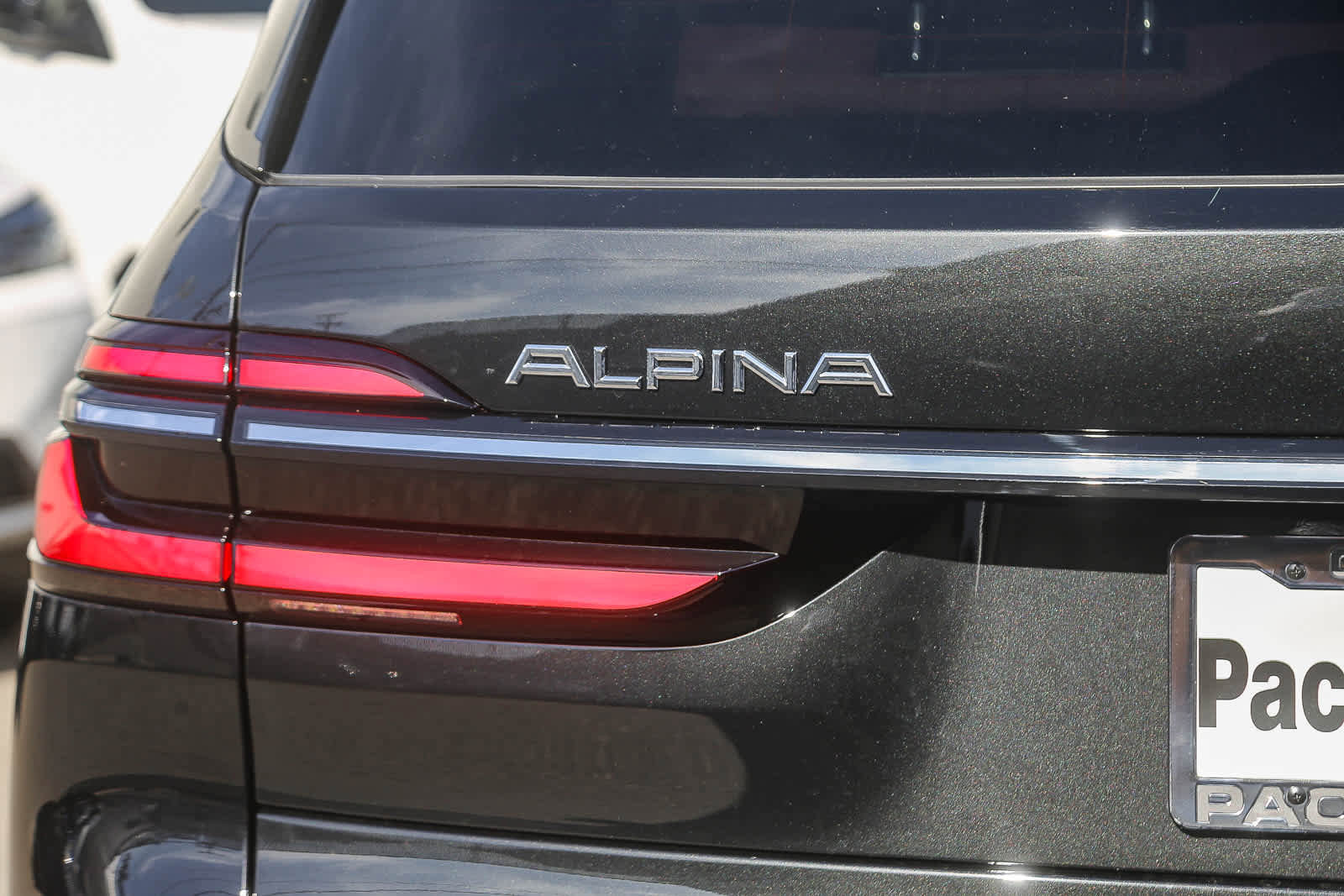 New 2026 BMW ALPINA XB7 image 7