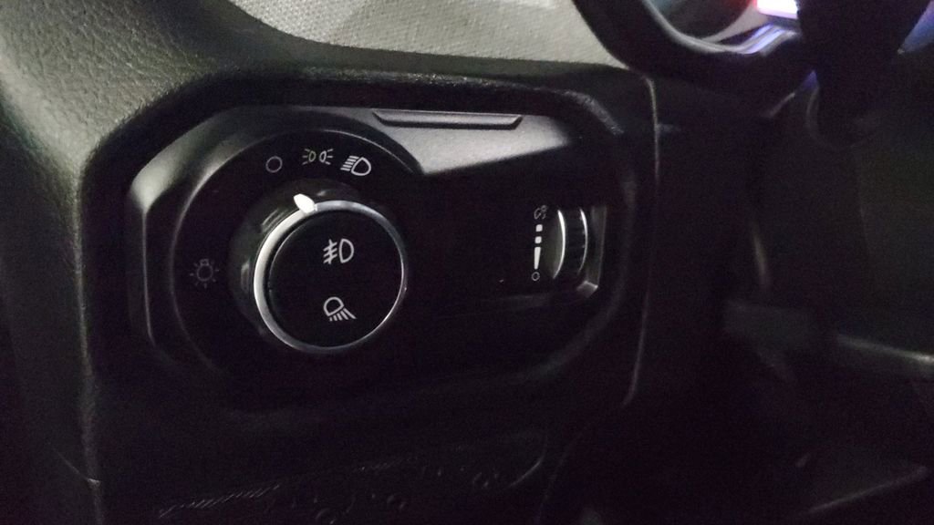 Used 2025 Jeep Gladiator Sport image 21