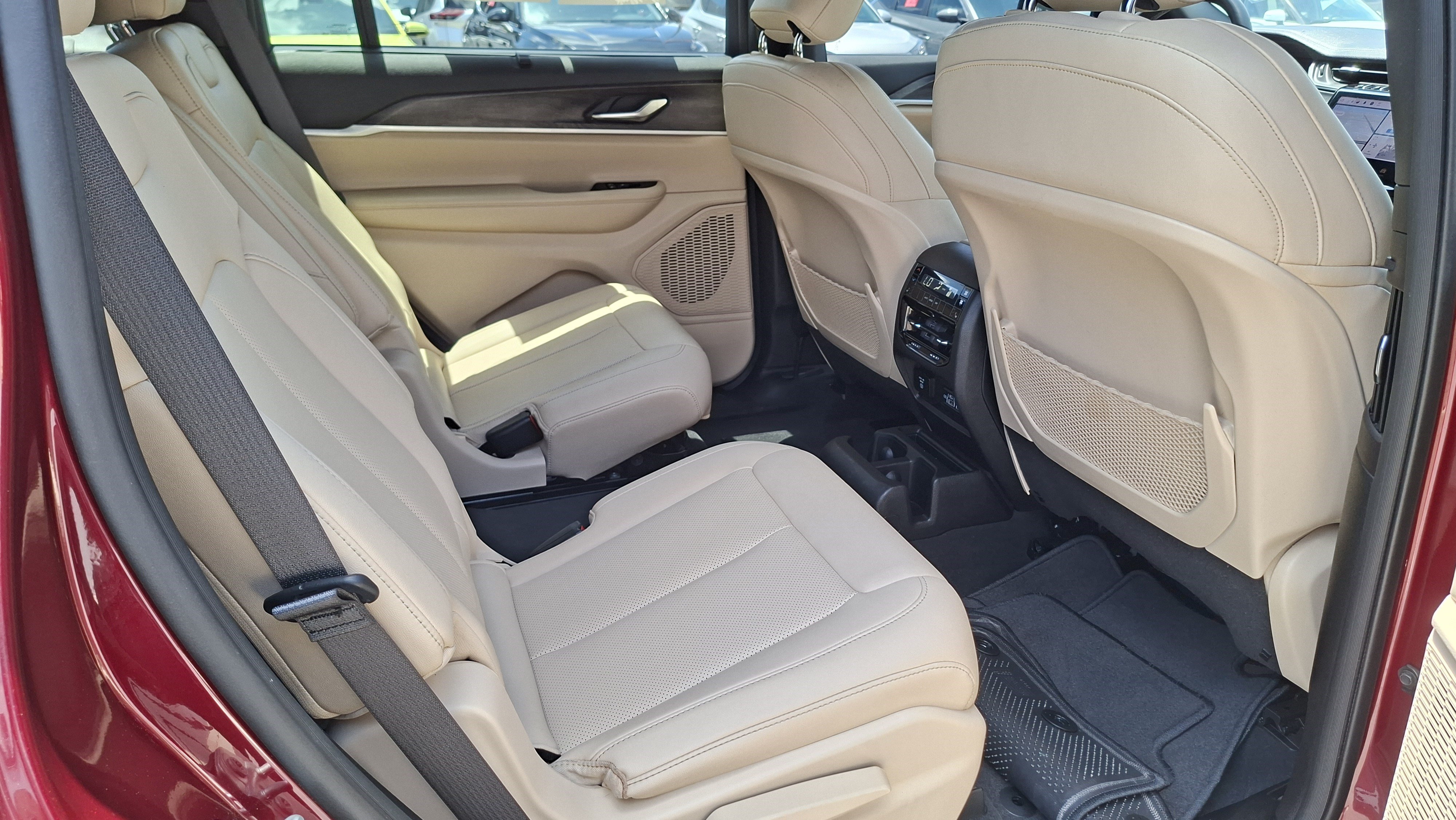 Used 2023 Jeep Grand Cherokee L Limited w/ Luxury Tech Group II AWD/4WD image 23