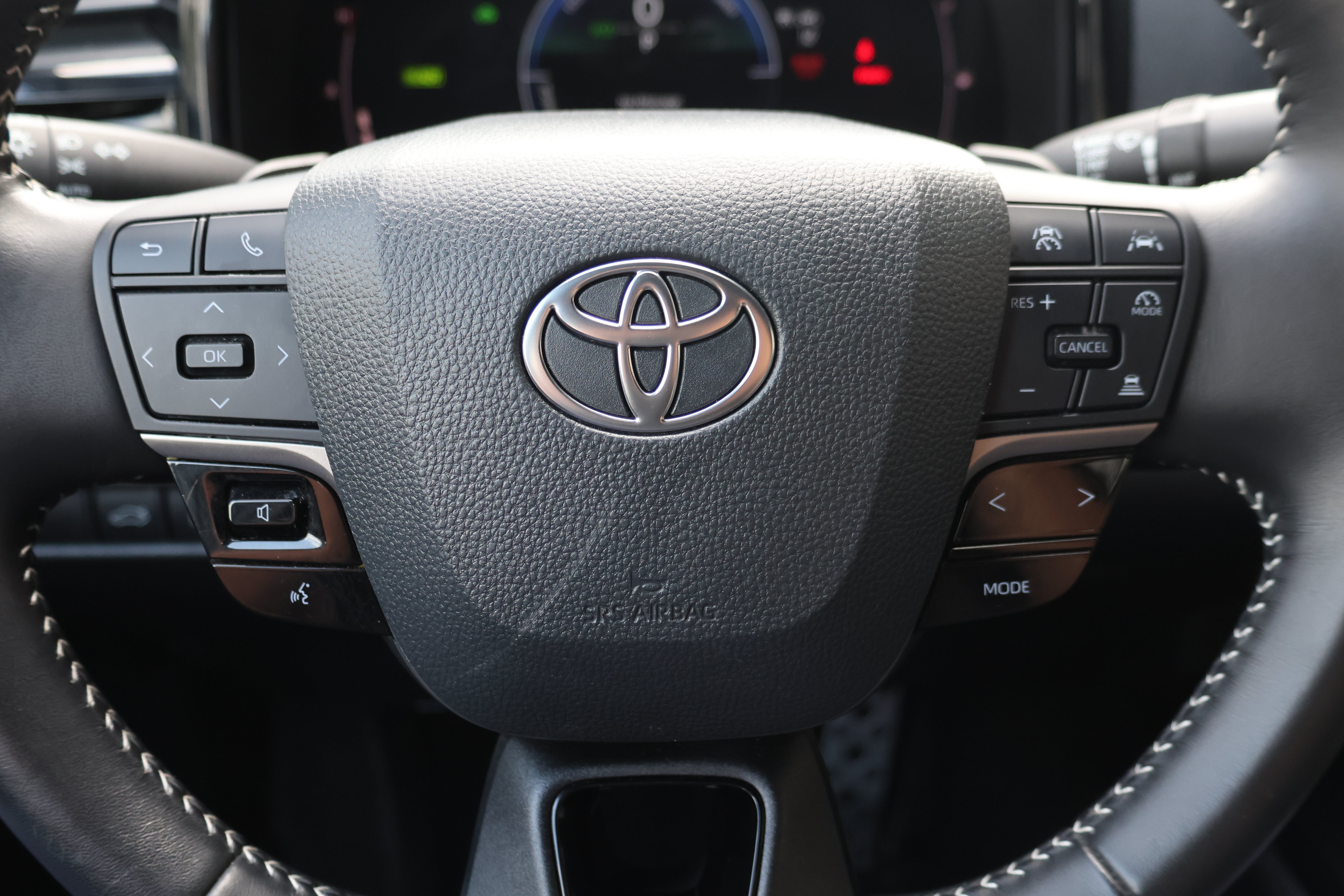 Used 2025 Toyota Camry SE FWD image 25
