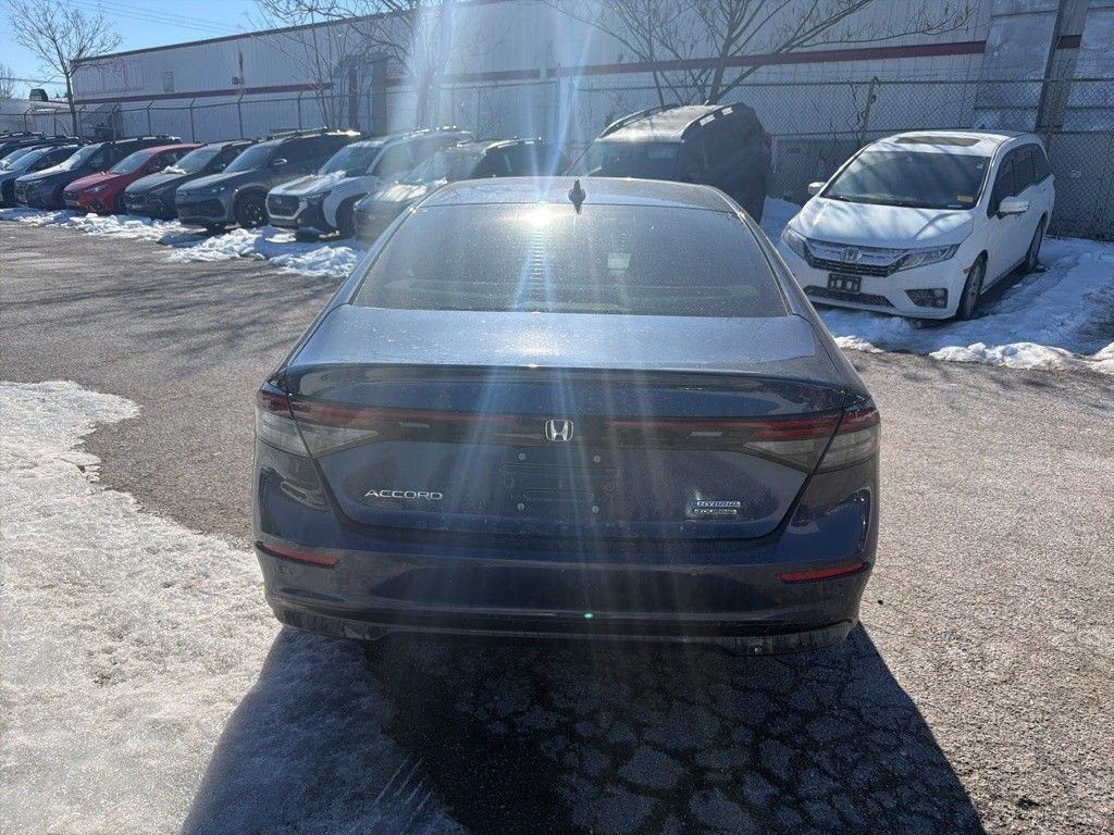 Used 2025 Honda Accord Touring image 4