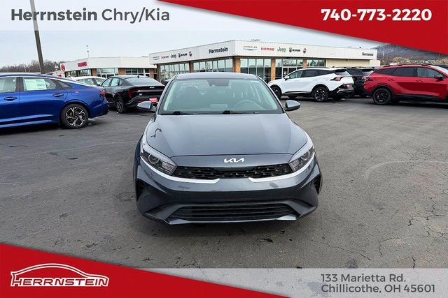 Used 2023 Kia Forte LXS image 2