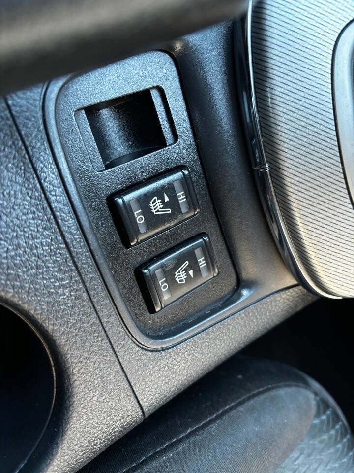 Used 2015 Nissan Sentra SR image 27