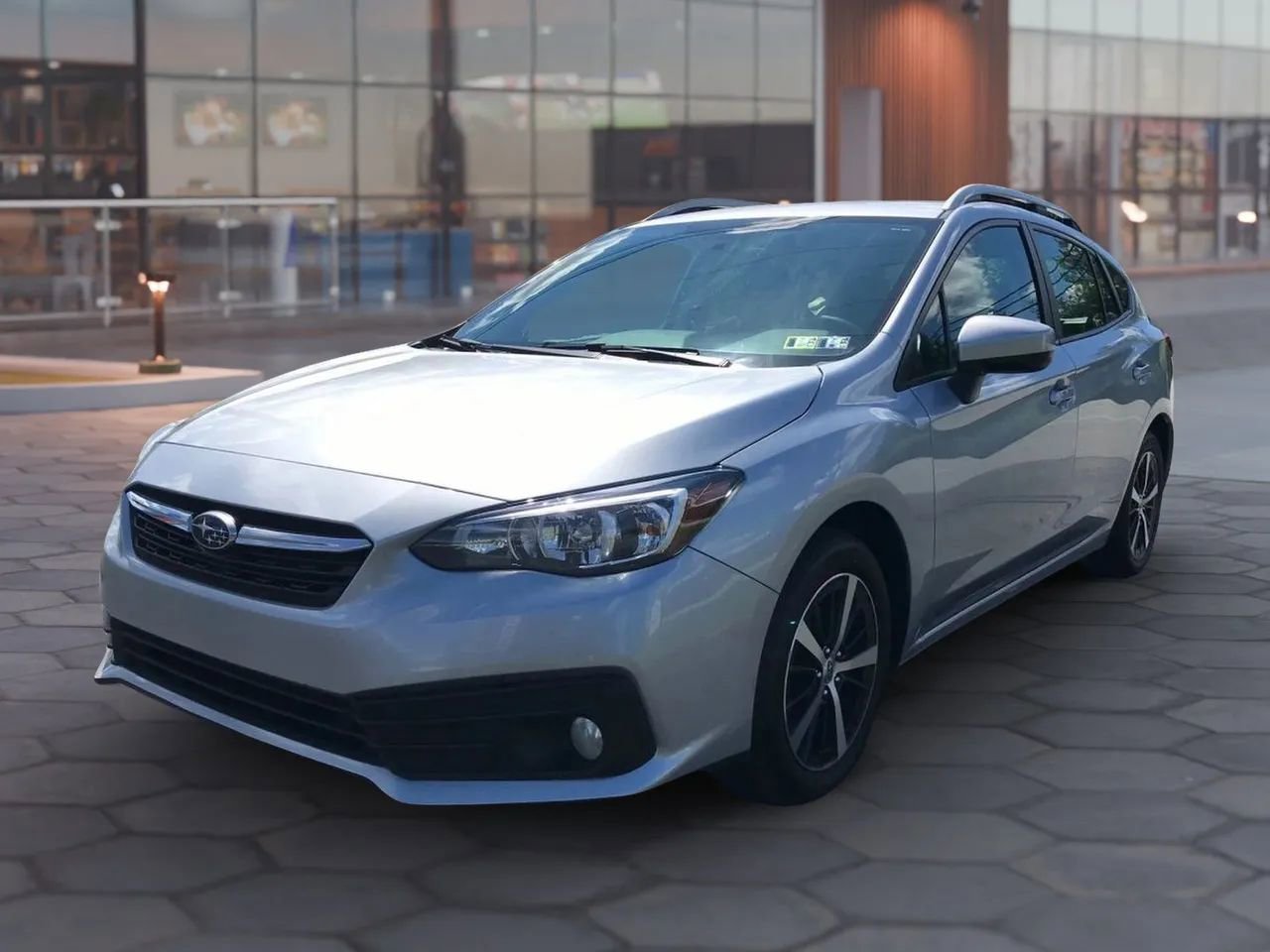 Used 2020 Subaru Impreza 2.0i Premium image 5