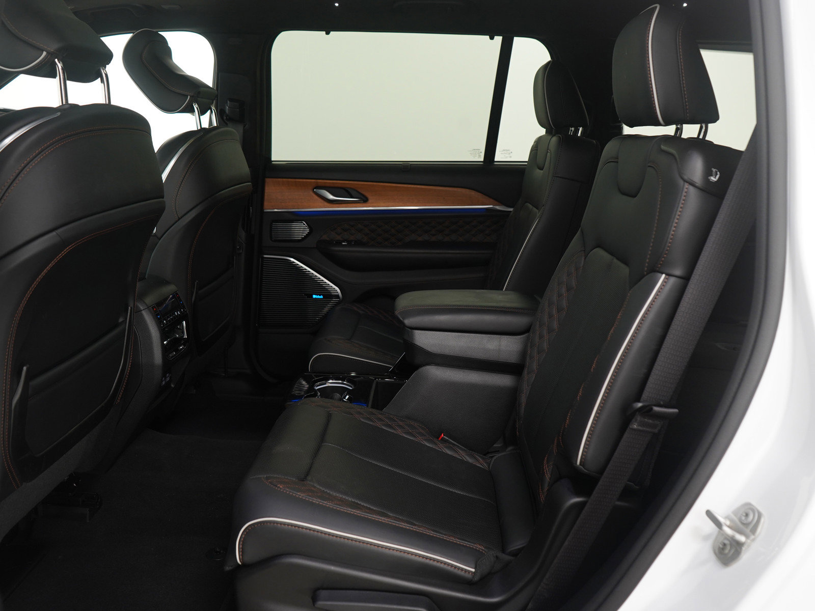 Used 2023 Jeep Grand Cherokee L Summit image 16