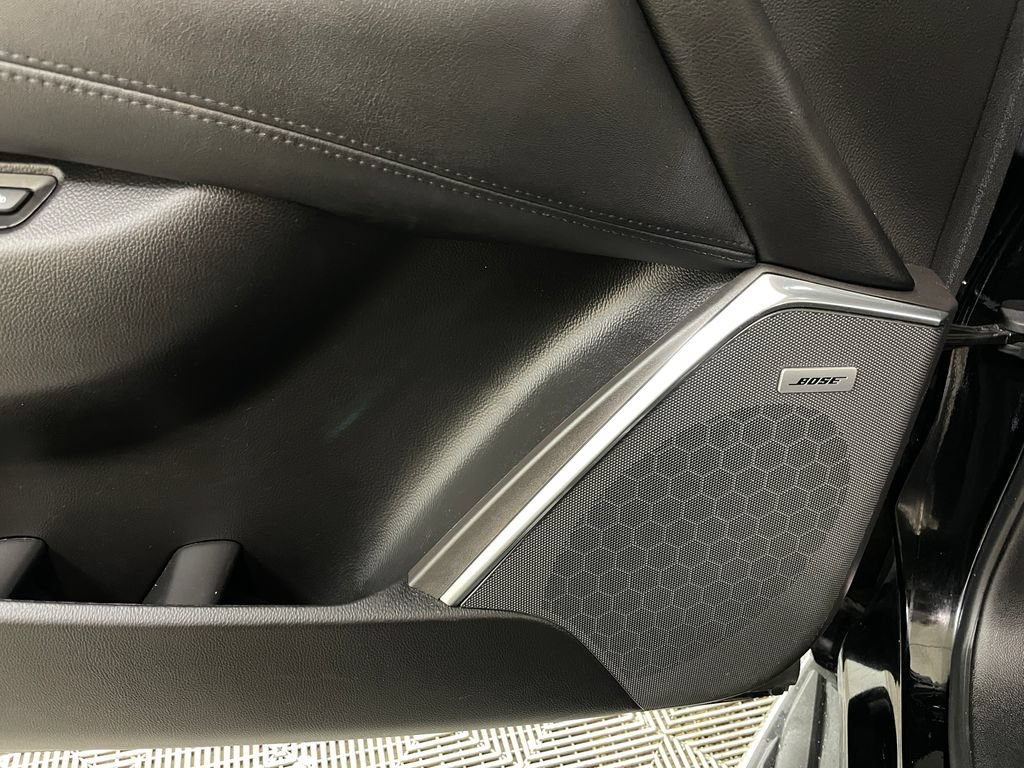 Used 2017 Cadillac Escalade Luxury AWD/4WD image 34