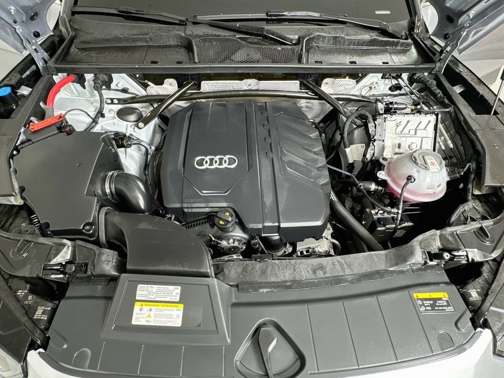Used 2023 Audi Q5 2.0T Premium w/ Convenience Package AWD/4WD image 18