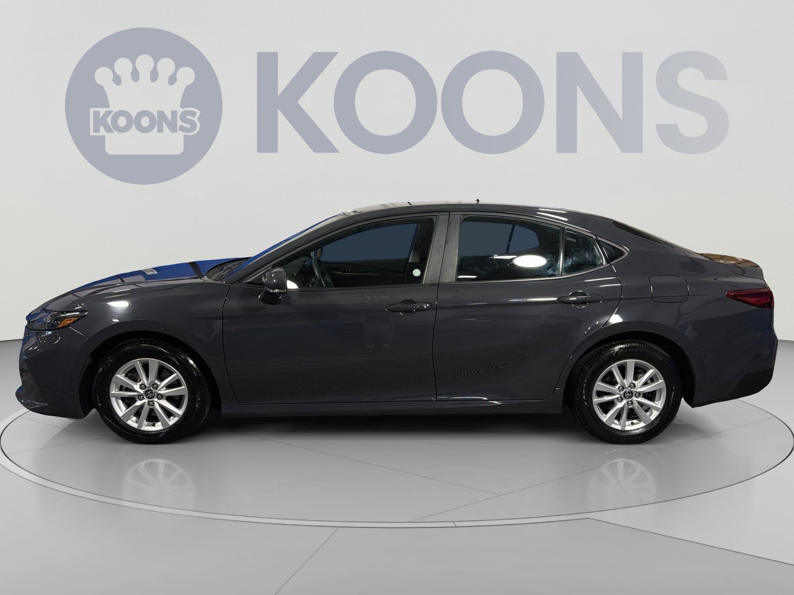 Used 2025 Toyota Camry LE FWD image 2