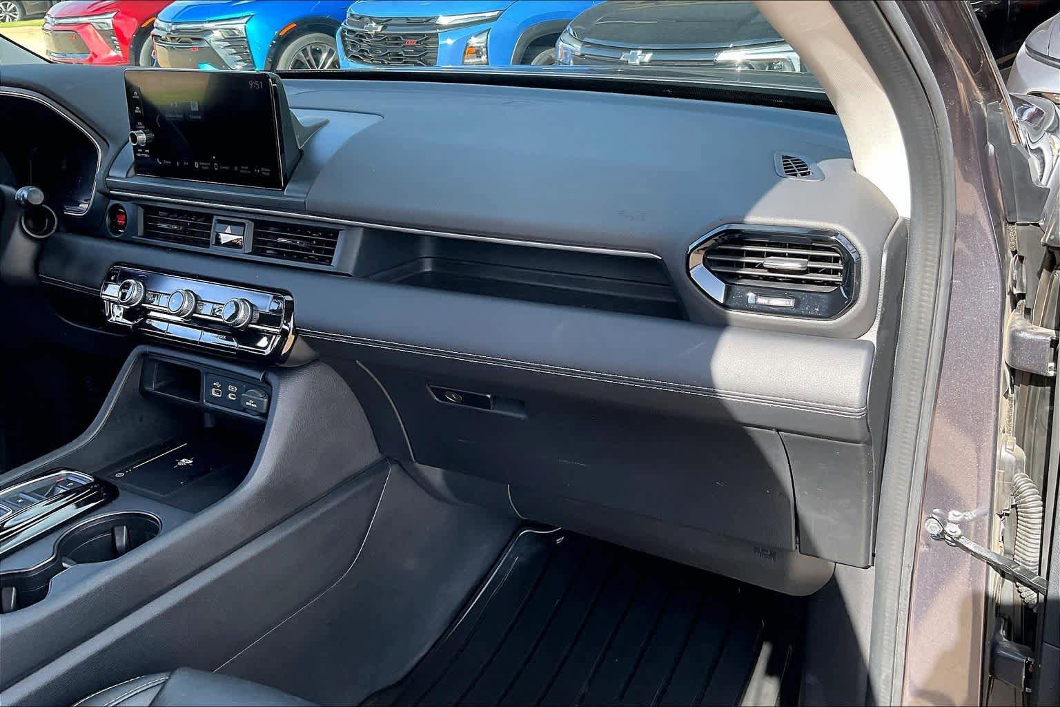 Used 2023 Honda Pilot EX-L image 18