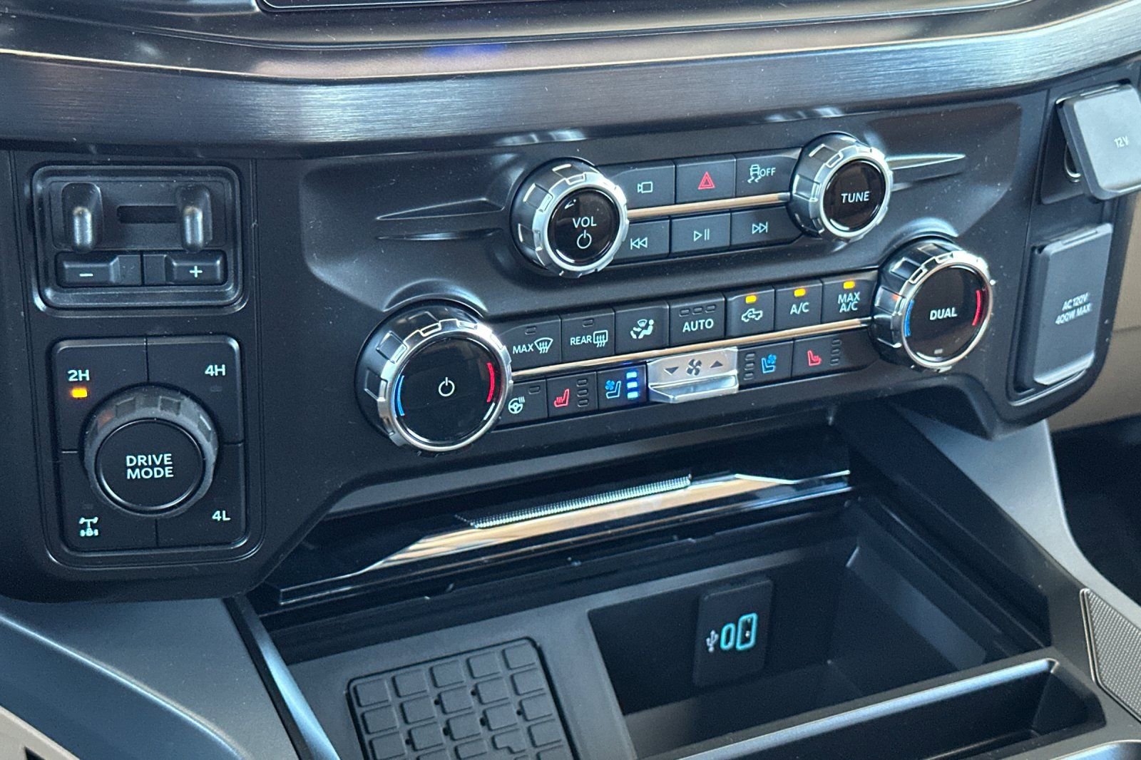 New 2026 Ford F250 Lariat w/ Lariat Ultimate Package image 19