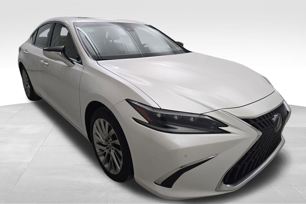 Used 2023 Lexus ES 300h Ultra Luxury image 2